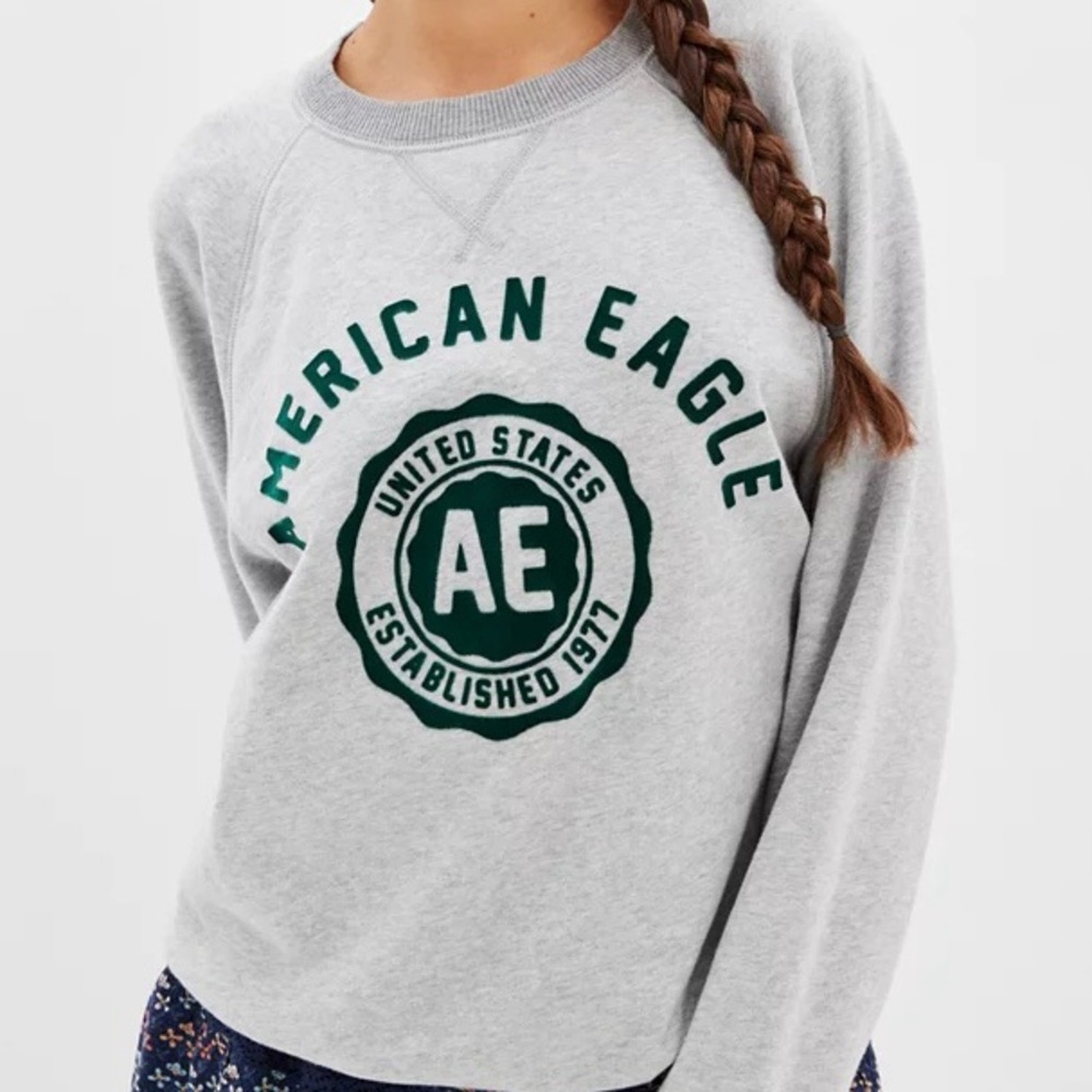 AE Oversized Casual Gray Sweatshirt Raised Graphic Green Velvet Logo Women’s M